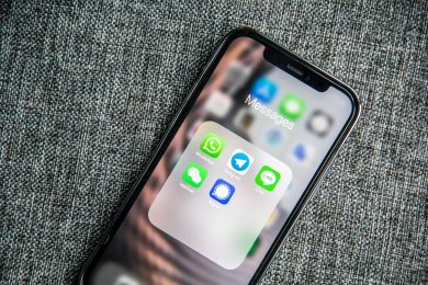 WhatsApp pamer fitur baru, Replay Bar, buat kamu para mahasiswa yang selalu butuh efisiensi waktu! Cek keasikan dan kemudahannya di sini! 🎓📱